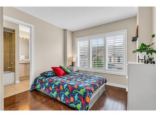 17-3038 Haines Road, Mississauga, ON - Indoor Photo Showing Bedroom