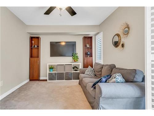 17-3038 Haines Road, Mississauga, ON - Indoor Photo Showing Living Room