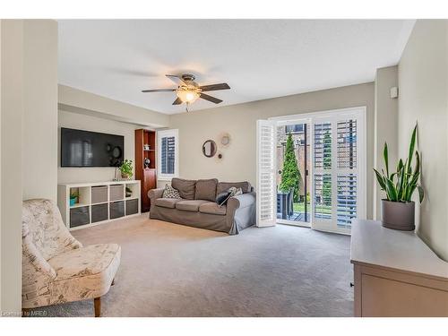 17-3038 Haines Road, Mississauga, ON - Indoor Photo Showing Living Room