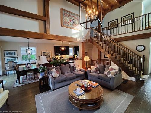 102 Hammond Court, The Blue Mountains, ON - Indoor Photo Showing Living Room