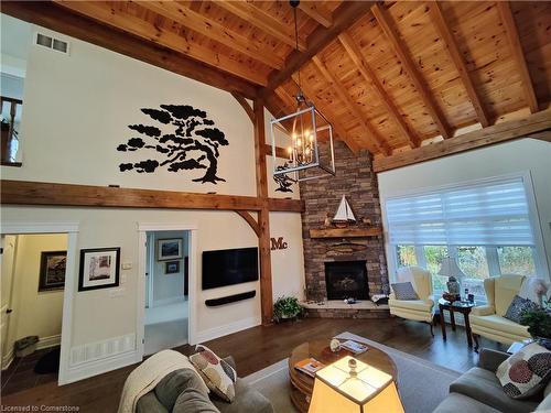 102 Hammond Court, The Blue Mountains, ON - Indoor Photo Showing Living Room With Fireplace