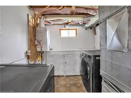 3 Camelot Crescent, London, ON - Indoor Photo Showing Laundry Room