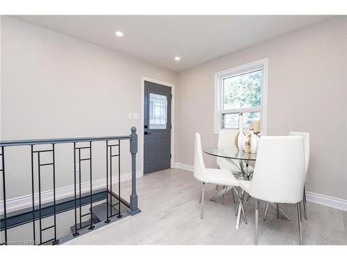 2009 Brampton Street, Hamilton, ON - Indoor Photo Showing Dining Room