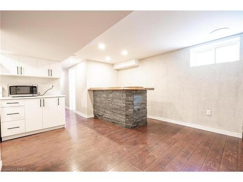 2009 Brampton Street, Hamilton, ON - Indoor Photo Showing Kitchen