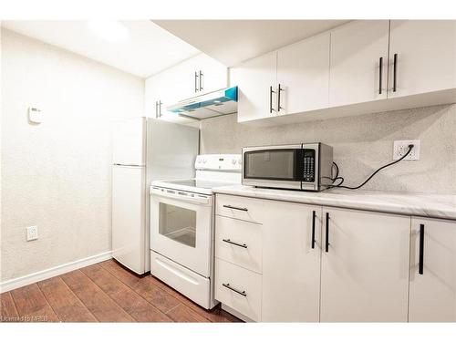 2009 Brampton Street, Hamilton, ON - Indoor Photo Showing Kitchen