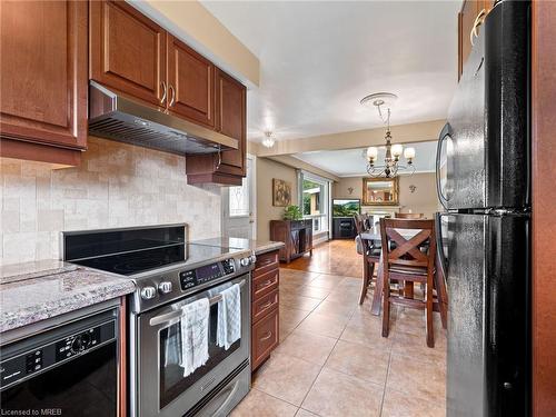 374 Wentworth Street, Oakville, ON - Indoor Photo Showing Kitchen