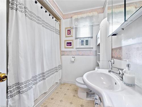 374 Wentworth Street, Oakville, ON - Indoor Photo Showing Bathroom