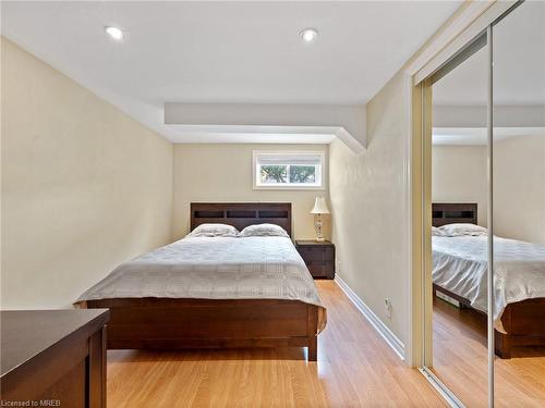 374 Wentworth Street, Oakville, ON - Indoor Photo Showing Bedroom