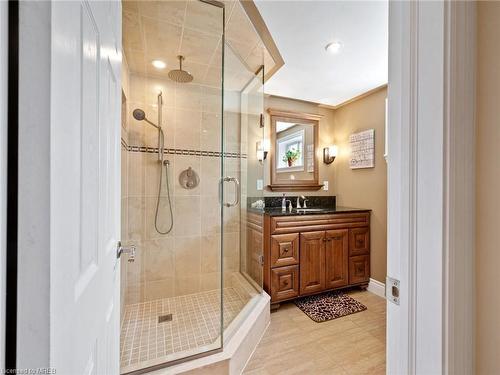 374 Wentworth Street, Oakville, ON - Indoor Photo Showing Bathroom