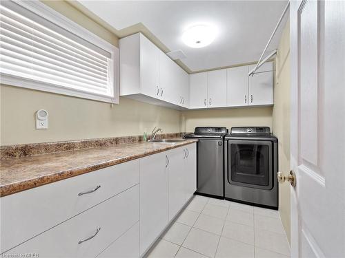 374 Wentworth Street, Oakville, ON - Indoor Photo Showing Laundry Room