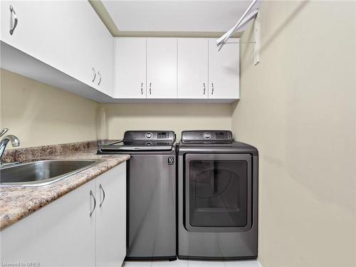 374 Wentworth Street, Oakville, ON - Indoor Photo Showing Laundry Room