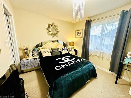 7795 Hanniwell Street, Niagara Falls, ON - Indoor Photo Showing Bedroom