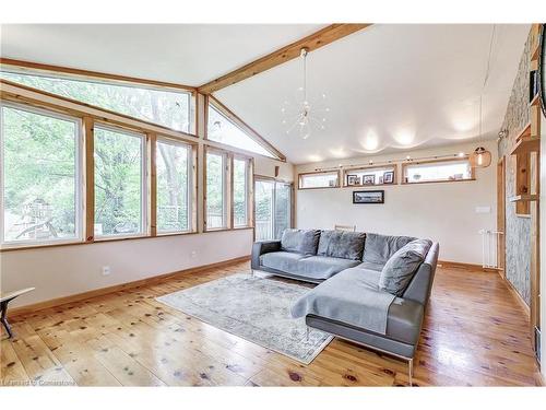 148 Heslop Road, Milton, ON - Indoor Photo Showing Living Room