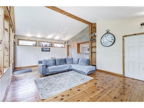 148 Heslop Road, Milton, ON - Indoor Photo Showing Living Room