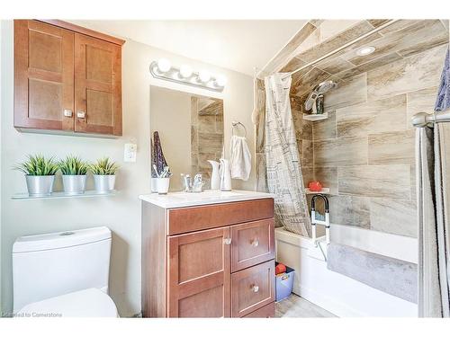 148 Heslop Road, Milton, ON - Indoor Photo Showing Bathroom