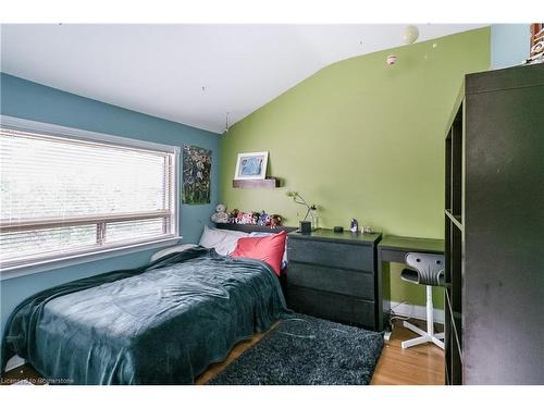 148 Heslop Road, Milton, ON - Indoor Photo Showing Bedroom