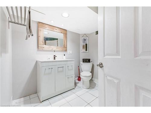 148 Heslop Road, Milton, ON - Indoor Photo Showing Bathroom