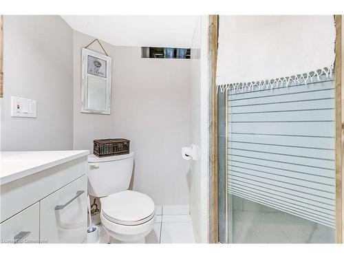 148 Heslop Road, Milton, ON - Indoor Photo Showing Bathroom