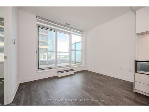 209-65 Annie Craig Drive, Toronto, ON - Indoor Photo Showing Other Room