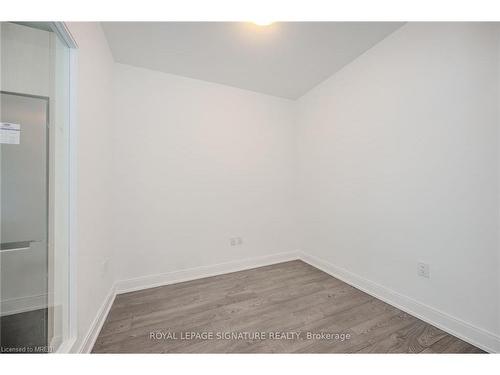 209-65 Annie Craig Drive, Toronto, ON - Indoor Photo Showing Other Room