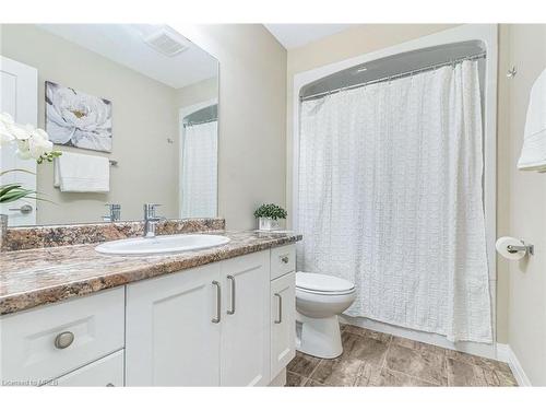 152 Cittadella Boulevard, Hamilton, ON - Indoor Photo Showing Bathroom