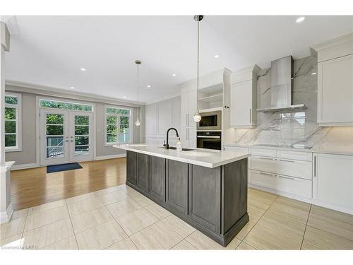 3136 Watercliffe Court, Oakville, ON - Indoor Photo Showing Kitchen With Upgraded Kitchen