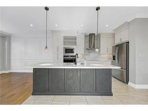 3136 Watercliffe Court, Oakville, ON - Indoor Photo Showing Kitchen With Upgraded Kitchen