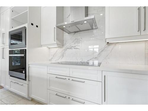 3136 Watercliffe Court, Oakville, ON - Indoor Photo Showing Kitchen