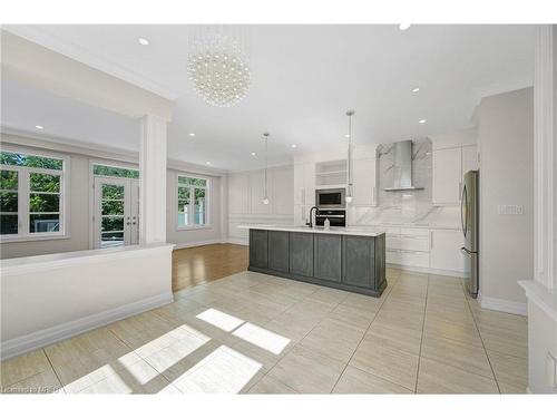 3136 Watercliffe Court, Oakville, ON - Indoor Photo Showing Kitchen With Upgraded Kitchen