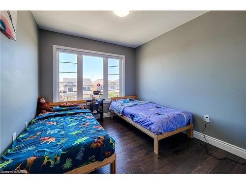 52 Crafter Crescent, Hamilton, ON - Indoor Photo Showing Bedroom