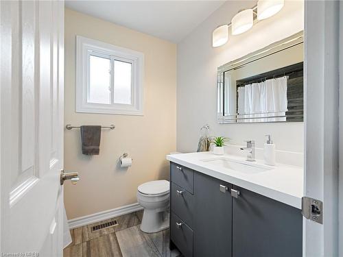 13 Cashel Street, Brampton, ON - Indoor Photo Showing Bathroom