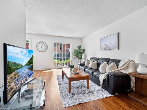 13 Cashel Street, Brampton, ON - Indoor Photo Showing Living Room