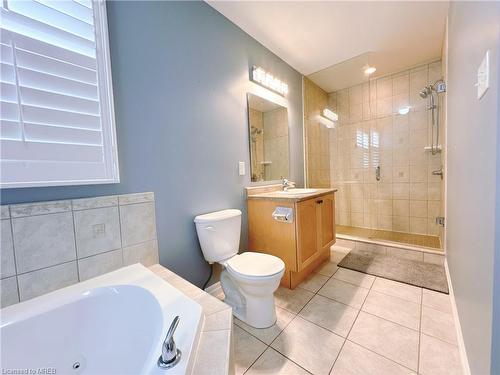 154 Newcastle Drive, Kitchener, ON - Indoor Photo Showing Bathroom