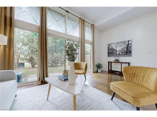 36-6780 Formentera Avenue, Mississauga, ON - Indoor Photo Showing Living Room