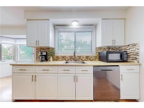 36-6780 Formentera Avenue, Mississauga, ON - Indoor Photo Showing Kitchen