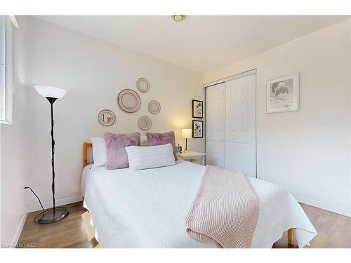 36-6780 Formentera Avenue, Mississauga, ON - Indoor Photo Showing Bedroom