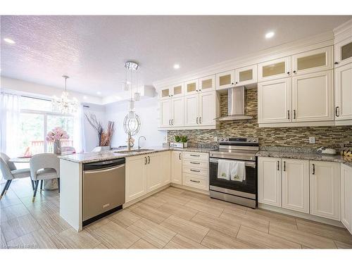 740 Cedar Bend Drive, Waterloo, ON - Indoor Photo Showing Kitchen With Upgraded Kitchen