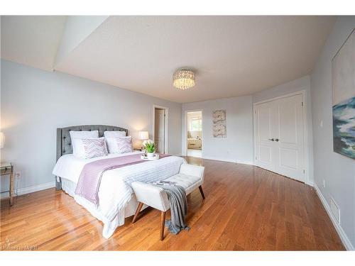 740 Cedar Bend Drive, Waterloo, ON - Indoor Photo Showing Bedroom