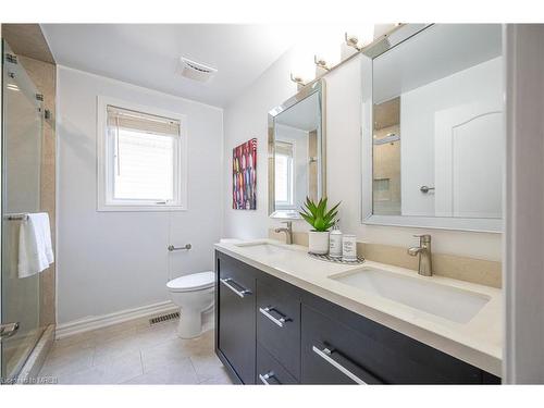 740 Cedar Bend Drive, Waterloo, ON - Indoor Photo Showing Bathroom