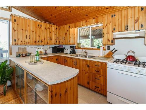 86 Stoney Road, Mckellar, ON - Indoor Photo Showing Kitchen With Double Sink