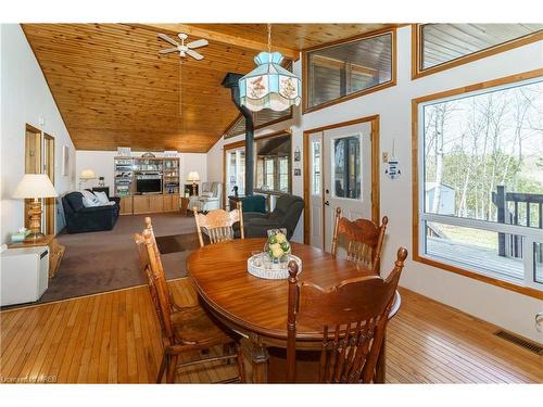 86 Stoney Road, Mckellar, ON - Indoor Photo Showing Dining Room