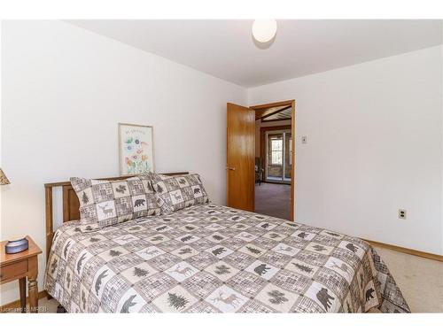 86 Stoney Road, Mckellar, ON - Indoor Photo Showing Bedroom