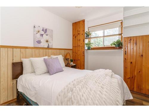 86 Stoney Road, Mckellar, ON - Indoor Photo Showing Bedroom