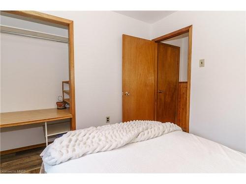 86 Stoney Road, Mckellar, ON - Indoor Photo Showing Bedroom