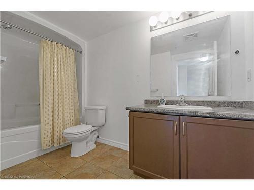 209-67 Kingsbury Square, Guelph, ON - Indoor Photo Showing Bathroom