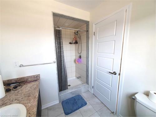 63 Holder Drive, Brantford, ON - Indoor Photo Showing Bathroom