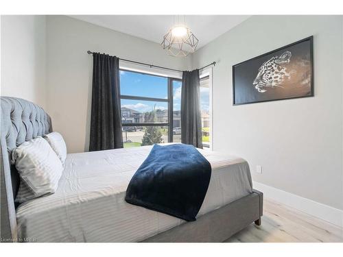 616 Mead Court, Sarnia, ON - Indoor Photo Showing Bedroom