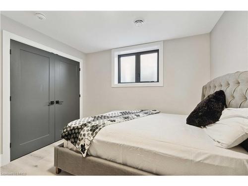 616 Mead Court, Sarnia, ON - Indoor Photo Showing Bedroom