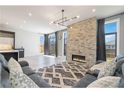 616 Mead Court, Sarnia, ON - Indoor Photo Showing Living Room With Fireplace