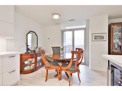 801-1477 Lakeshore Road, Burlington, ON - Indoor Photo Showing Dining Room